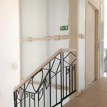 Vista Riverside Andel Suites