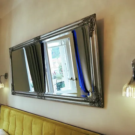 Διαμέρισμα Vista Riverside Andel Suites *