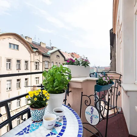 Διαμέρισμα Vista Riverside Andel Suites